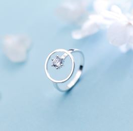 Nhẫn mặt vòng tròn nụ đá